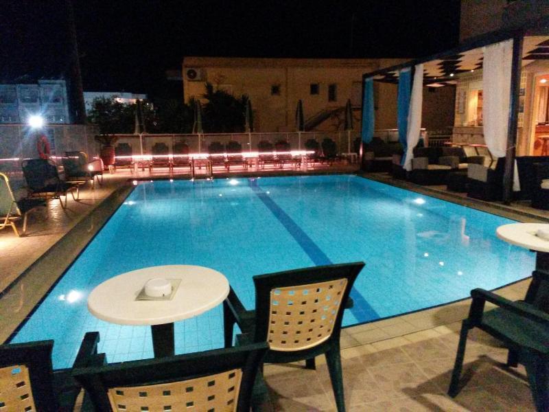 העיירה רתימנו Zannis Hotel מראה חיצוני תמונה
